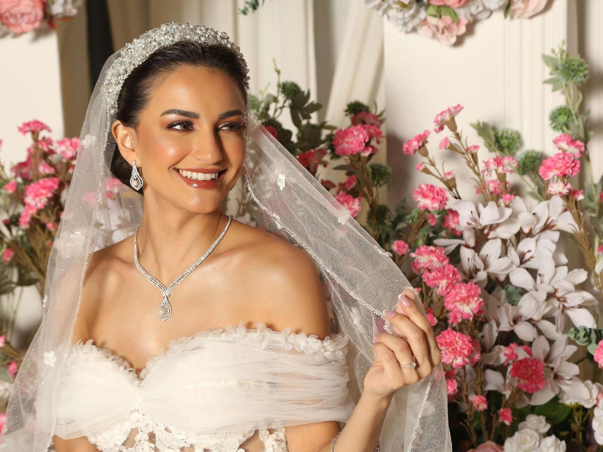 Swissotel Living Jeddah Exterior foto A bride wearing a veil